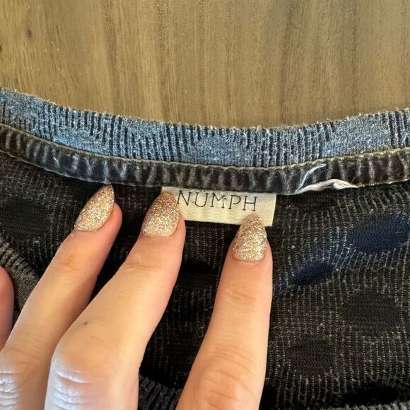 Anthropologie Numph Gray Textured Ribbed Short Sleeve Polka Dot Shirt - Picture 6 of 7